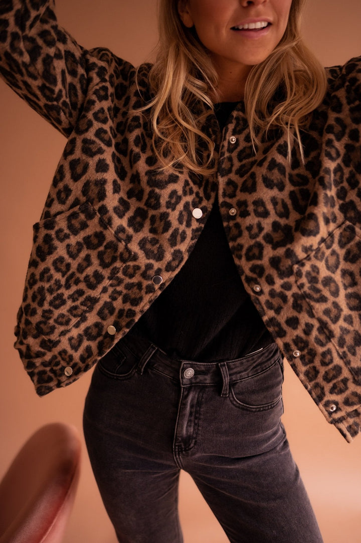 Luna | Trendy Women's Jacket with Leopard Print