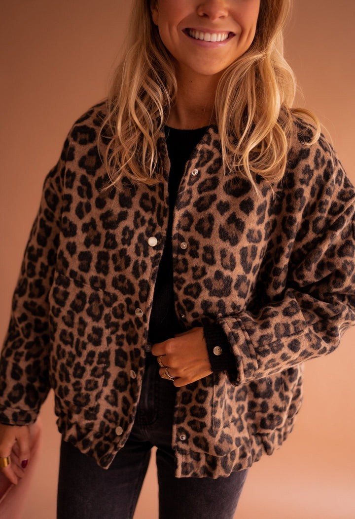 Luna | Trendy Women's Jacket with Leopard Print